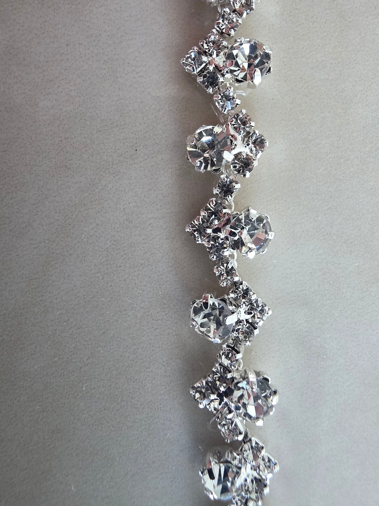 Ceinture bijou strass argentés – Finesse et éclat subtil