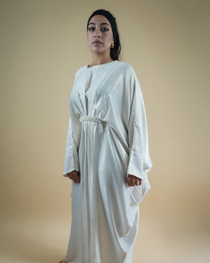 Abaya Farasha blanche satinée - Élégance et fluidité
