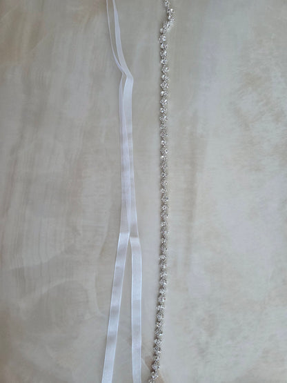 Ceinture bijou strass argentés – Finesse et éclat subtil